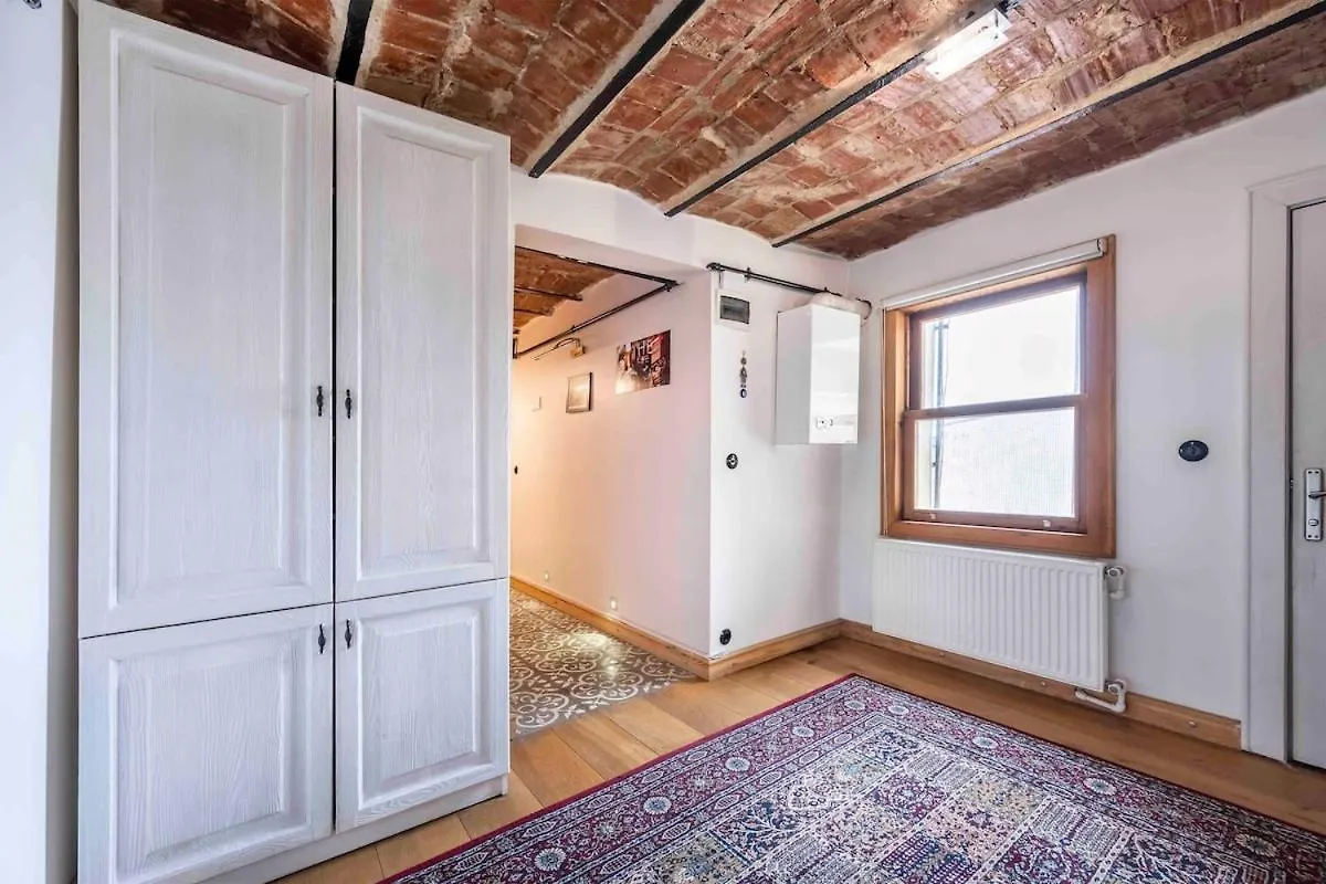 Terrace Home With Tower View 이스탄불 아파트